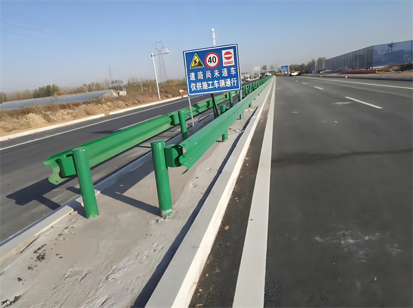 咸宁公路护栏守护安全横跨多个行业的应用